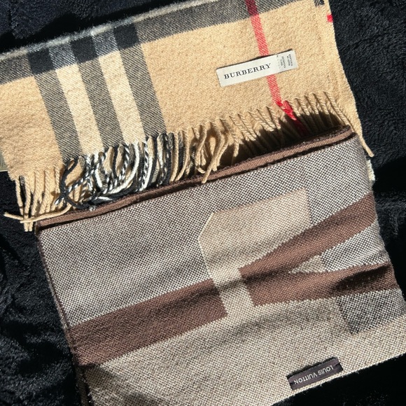 Louis Vuitton Scarf - Picture 5 of 6